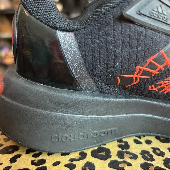 adidas Unisex-Child Marvel Spidey Racer Sneaker – Size 11 - Picture 9 of 9